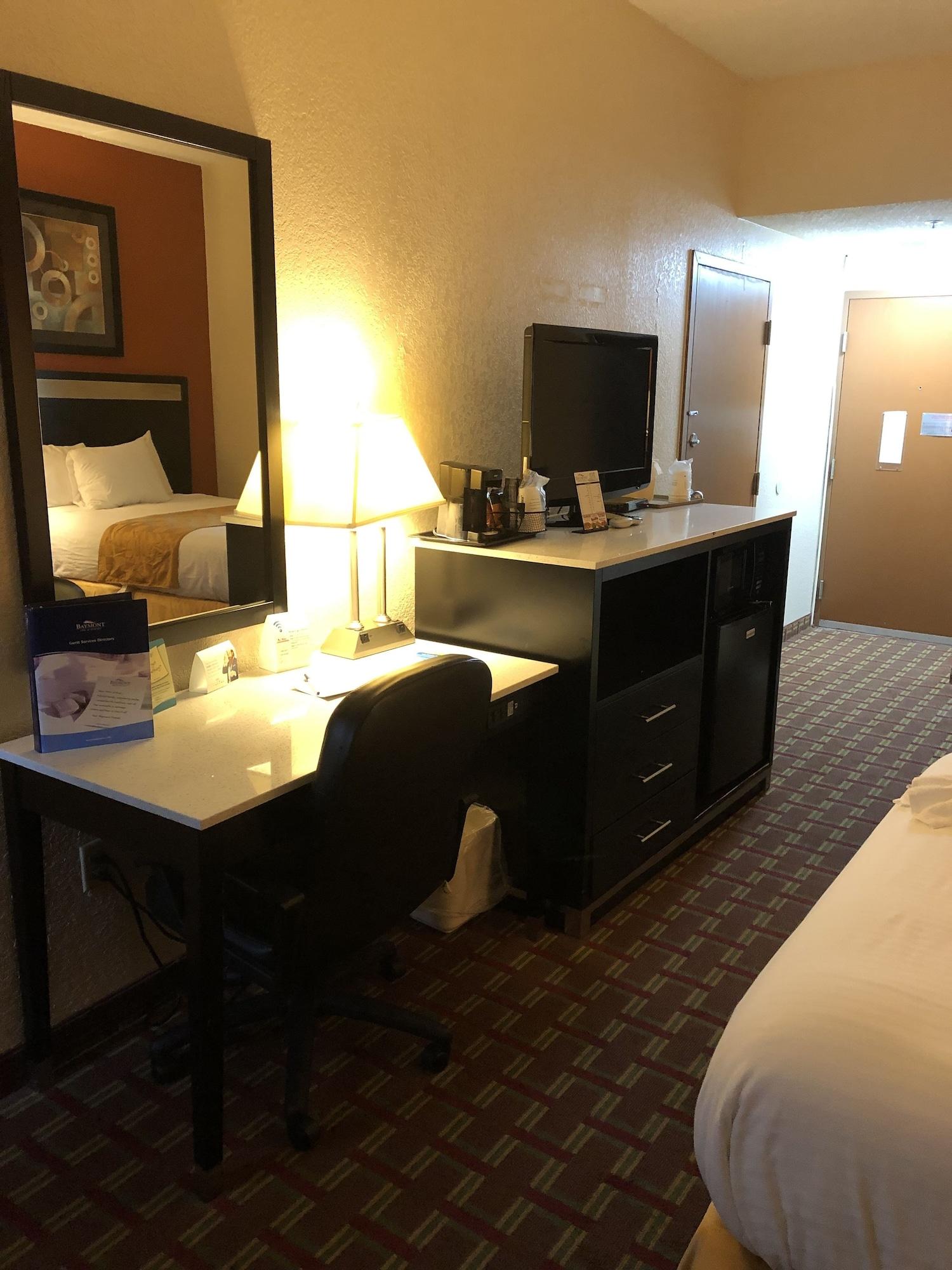 Hotel Baymont By Wyndham Cincinnati Sharonville