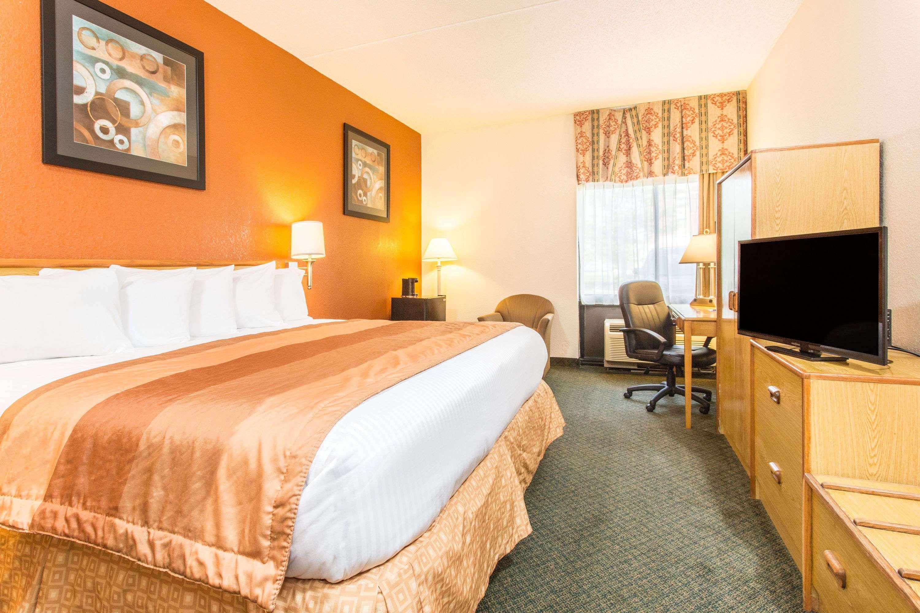Baymont By Wyndham Cincinnati Hotel Sharonville