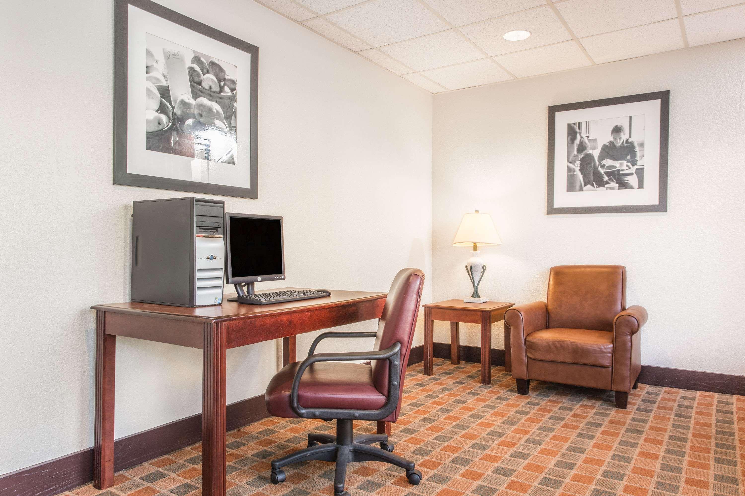 Baymont By Wyndham Cincinnati Hotel Sharonville
