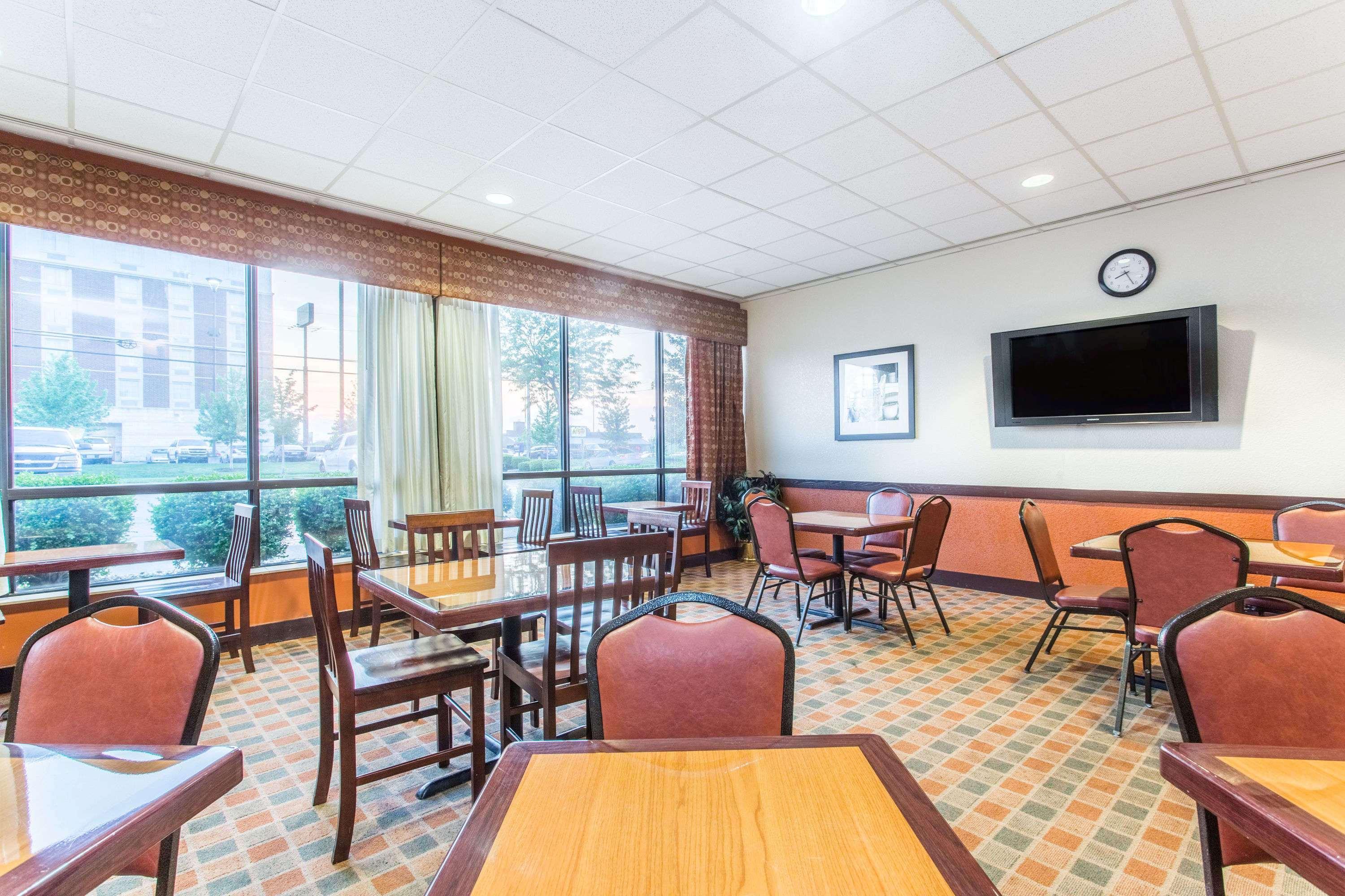 Baymont By Wyndham Cincinnati Hotel
