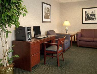 Hotel Baymont By Wyndham Cincinnati Sharonville