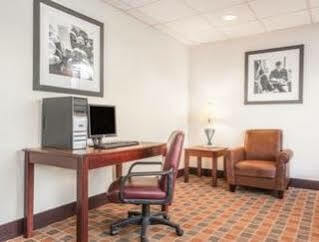 Baymont By Wyndham Cincinnati