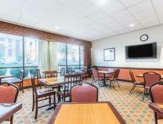 Hotel Baymont By Wyndham Cincinnati 2*